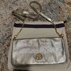 Tory Burch Gold leather, straps can use as clutch, shoulder, crossbody.